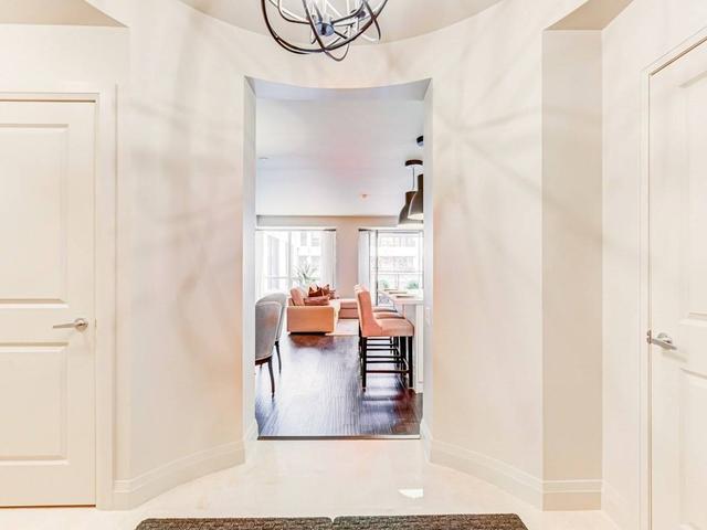 517 - 20 Scrivener Sq