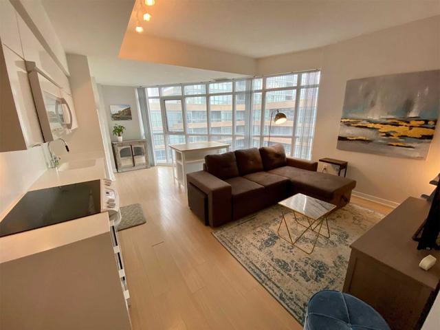 1033 - 21 Iceboat Terr