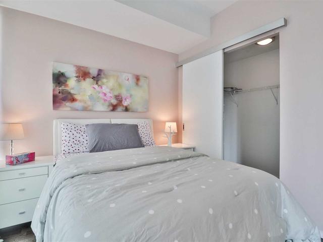 1301 - 8 Charlotte St