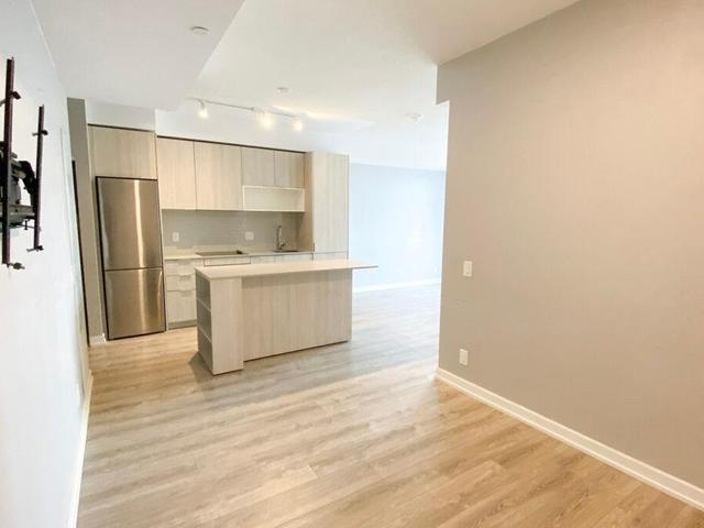 1906 - 20 Tubman Ave