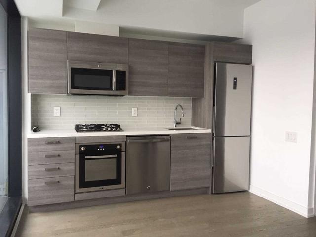 1404 - 11 Charlotte St