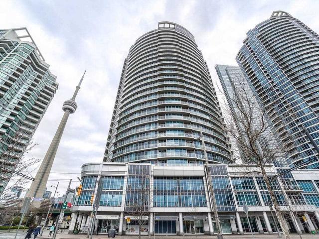 1003 - 218 Queens Quay