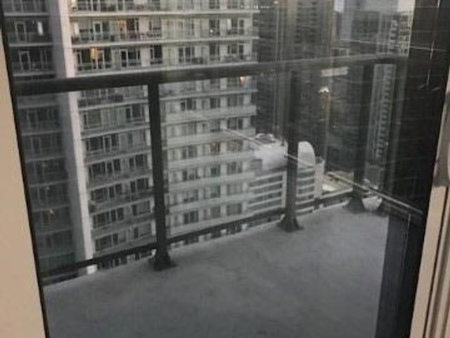 3901 - 290 Adelaide St W