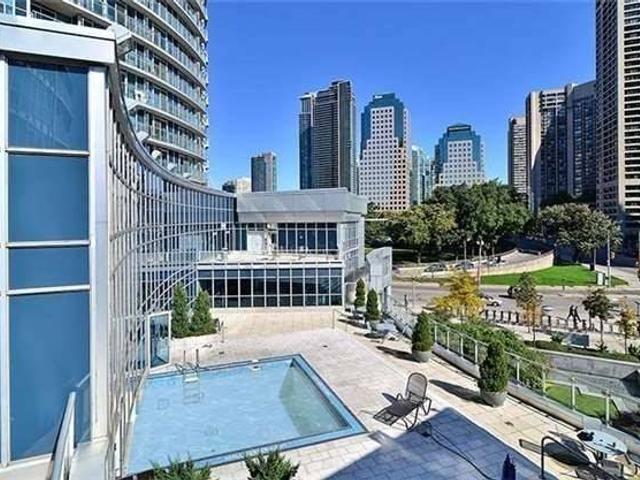 2011 - 208 Queens Quay W