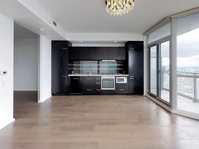 4501 - 45 Charles St E