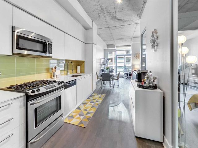 520 - 399 Adelaide St