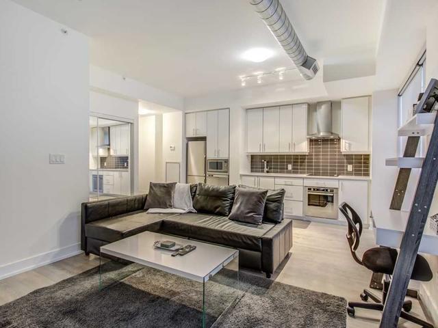 202 - 75 The Donway W