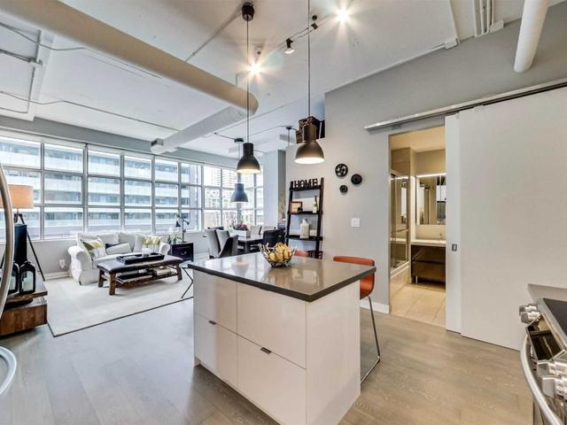 411 - 188 Eglinton Ave E