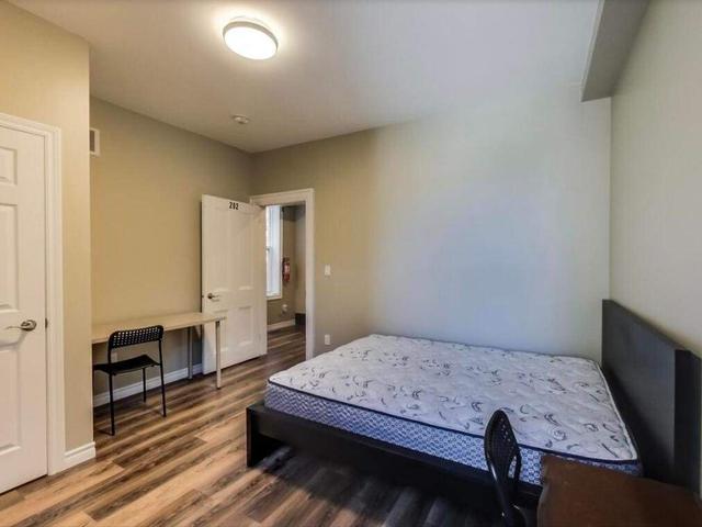 202&203 - 32 Ross St