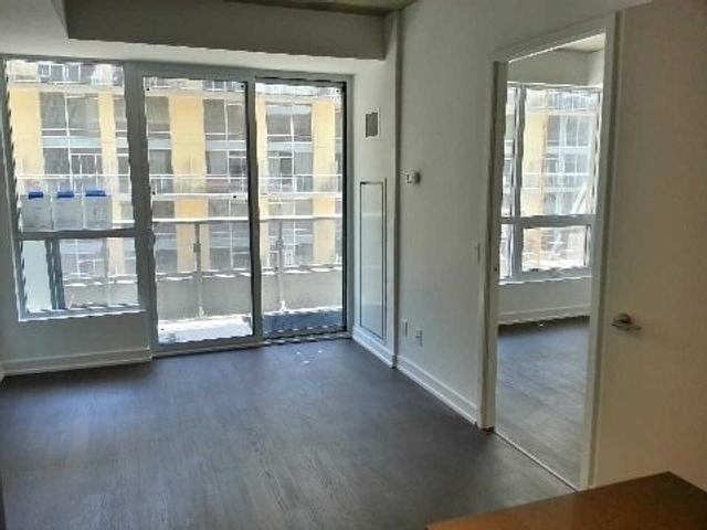 326 - 1030 King St W