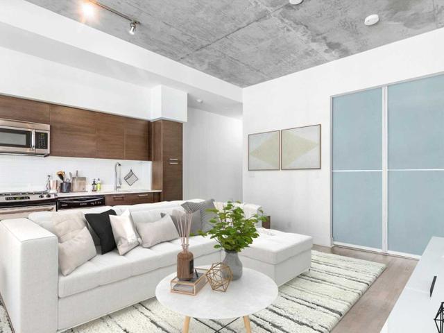 202 - 399 Adelaide St W