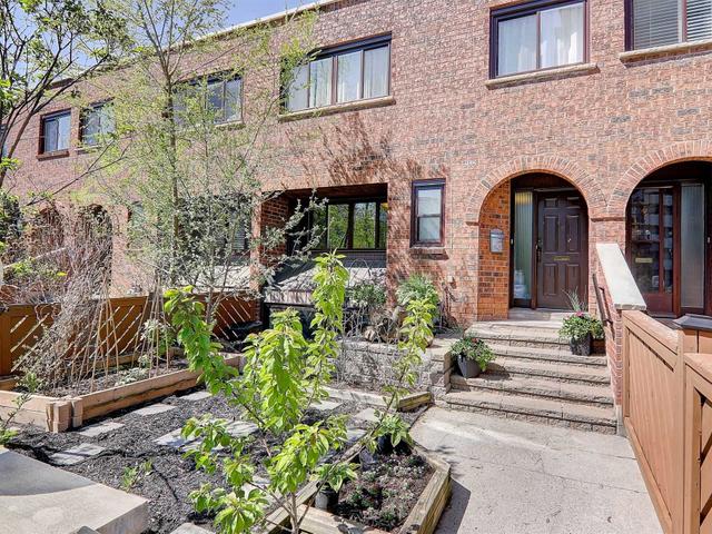 308 Torresdale Ave W