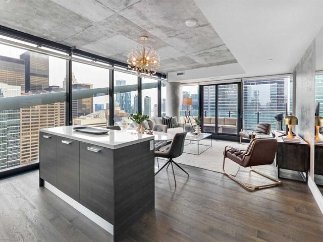 2904 - 224 King St W