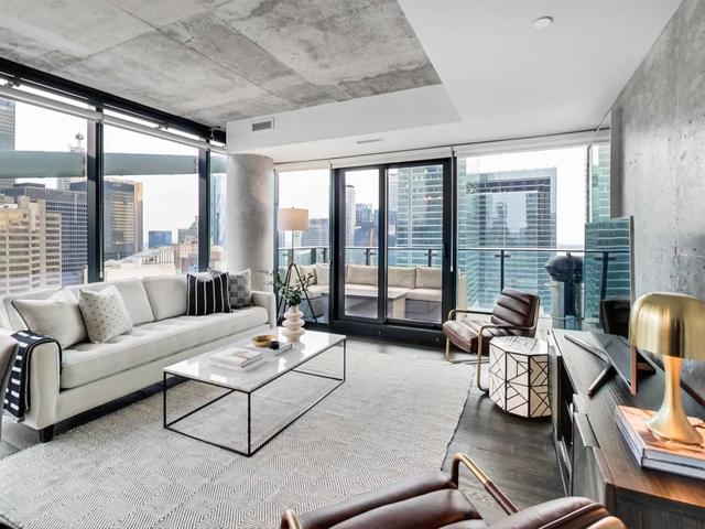 2904 - 224 King St W