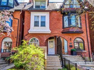 49 Macpherson Ave