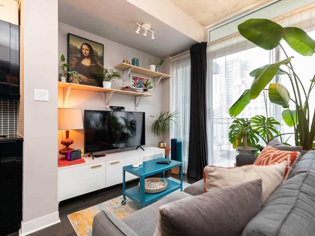 509 - 127 Queen St E