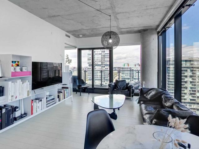 3203 - 224 King St W