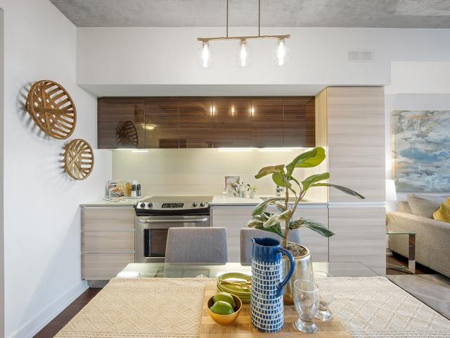 910 - 20 Minowan Miikan Lane