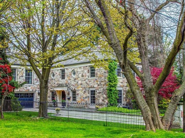 33 Mason Blvd