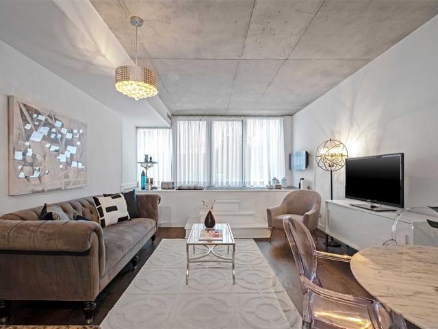 213 - 75 Portland St