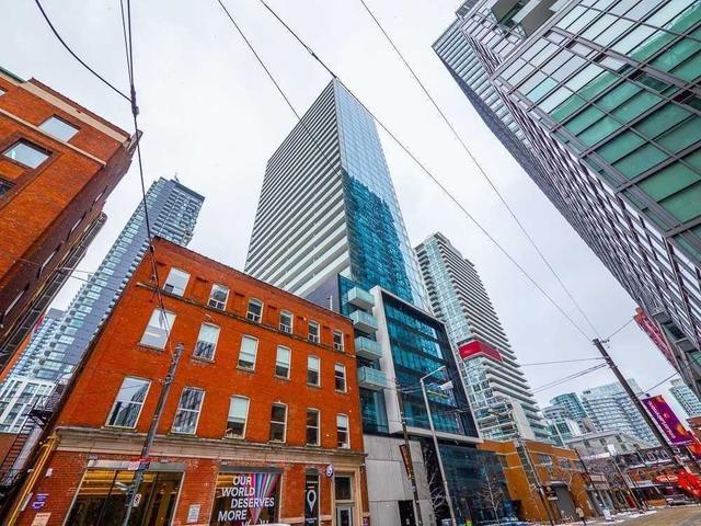 401 - 11 Charlotte St