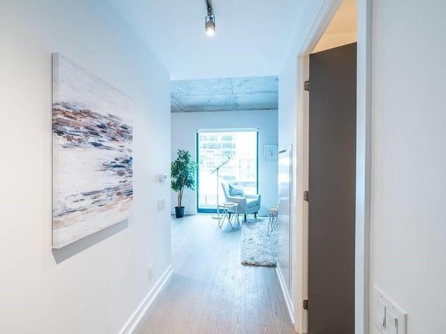 401 - 11 Charlotte St