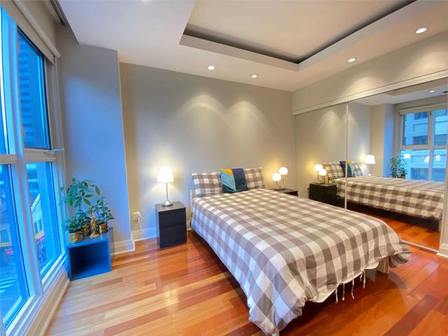 606 - 8 Wellesley St E