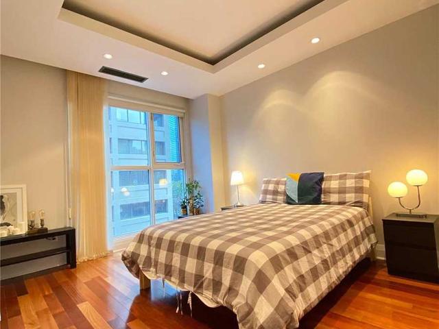 606 - 8 Wellesley St E