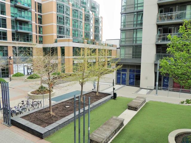 TH106 - 1171 Queen St W