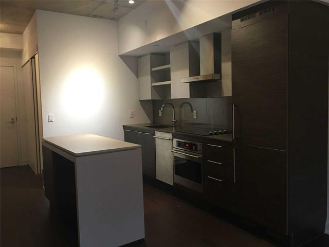 516 - 1030 King St W