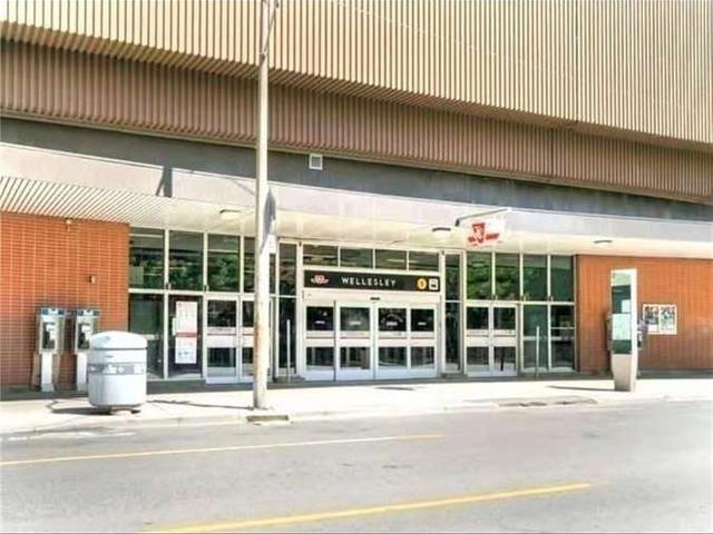 1008 - 8 Wellesley St E