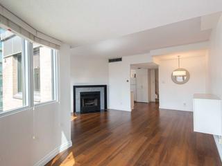 TH2 - 80 Adelaide St E