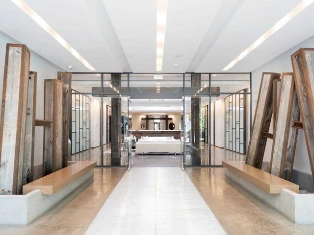 803 - 1030 King St W