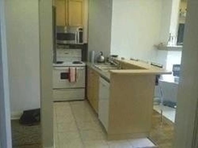 608 - 8 Wellesley St E