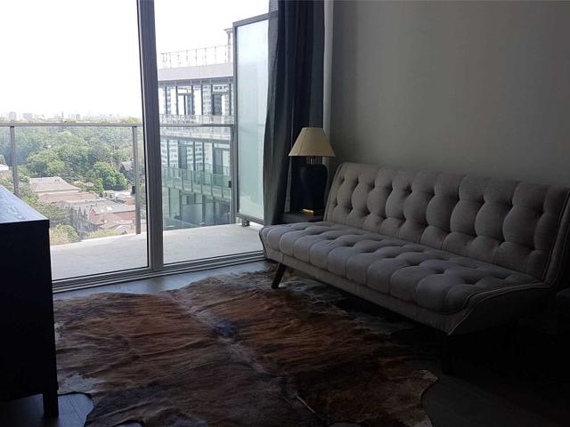 1737 - 8 Hillsdale Ave E