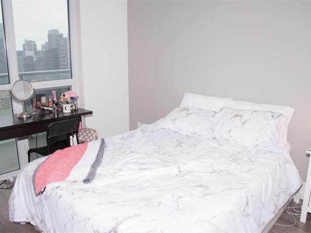 4110 - 300 Front St W