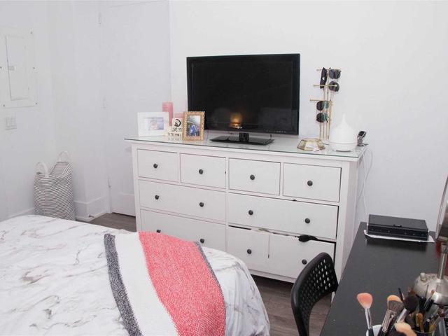 4110 - 300 Front St W