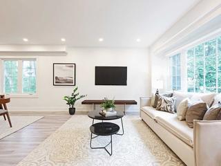 5937 Bathurst St