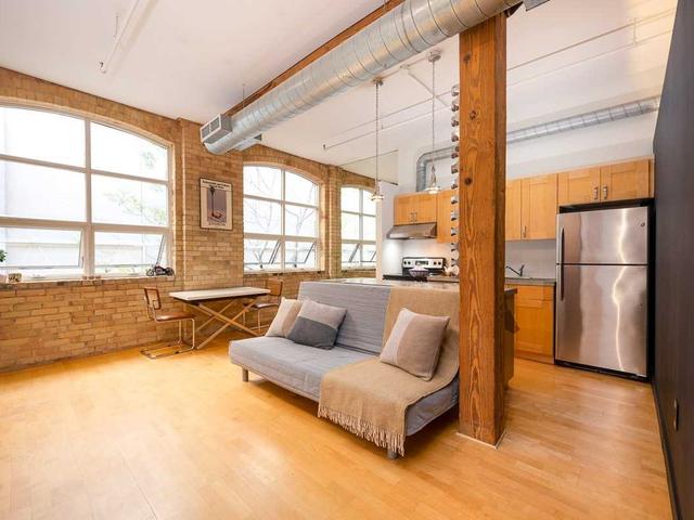 304 - 383 Adelaide St E
