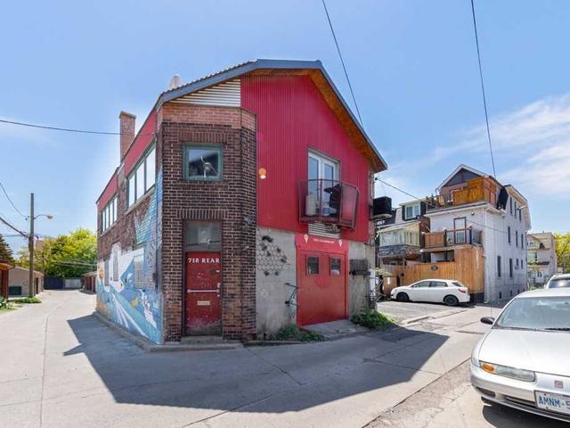 718R Ossington Ave