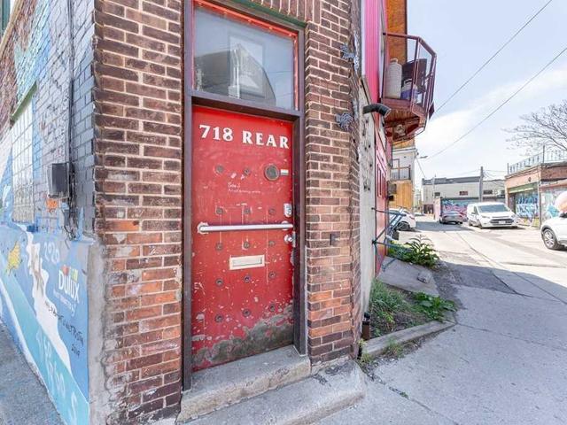 718R Ossington Ave