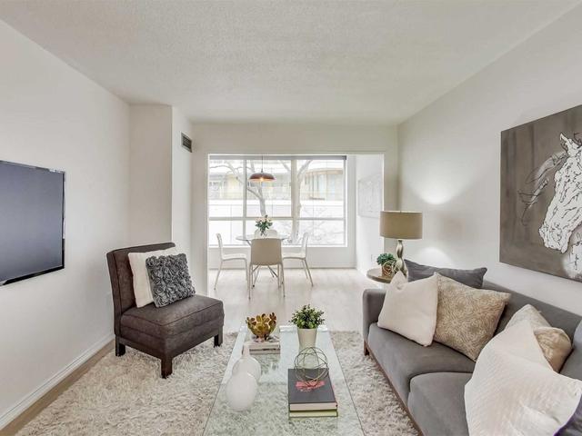 302 - 225 Davenport Rd