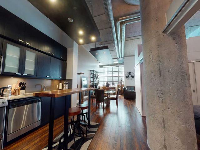 329 - 637 Lake Shore Blvd