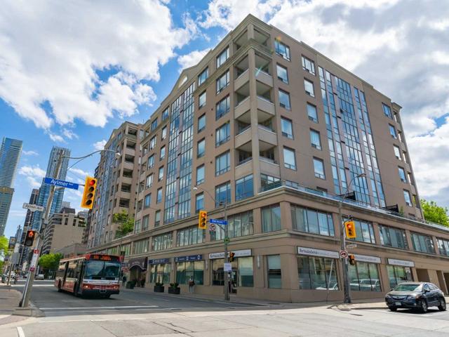 906 - 980 Yonge St