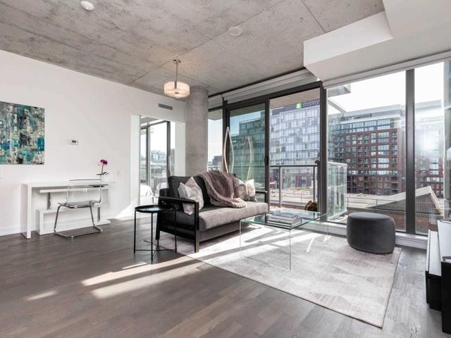 829 - 461 Adelaide St W