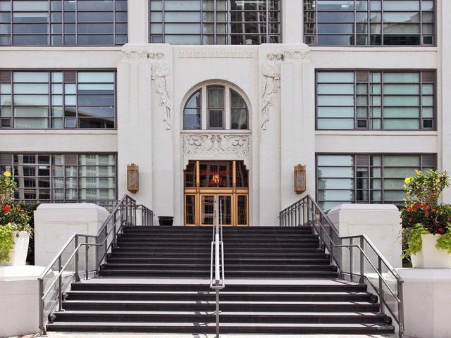 211 - 637 Lake Shore Blvd W