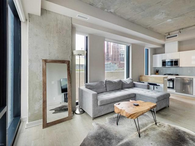 209 - 11 Charlotte St