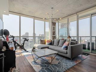 3008 - 88 Blue Jays Way