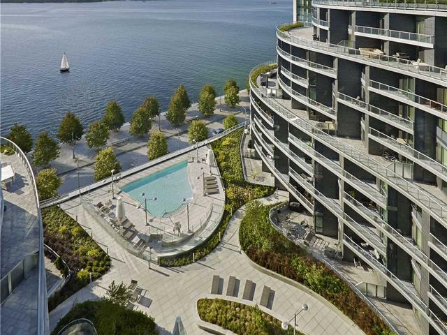 404 - 1 Edgewater Dr