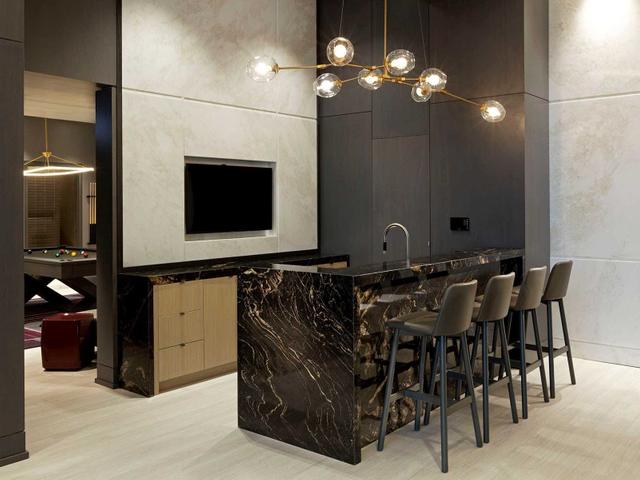 404 - 1 Edgewater Dr